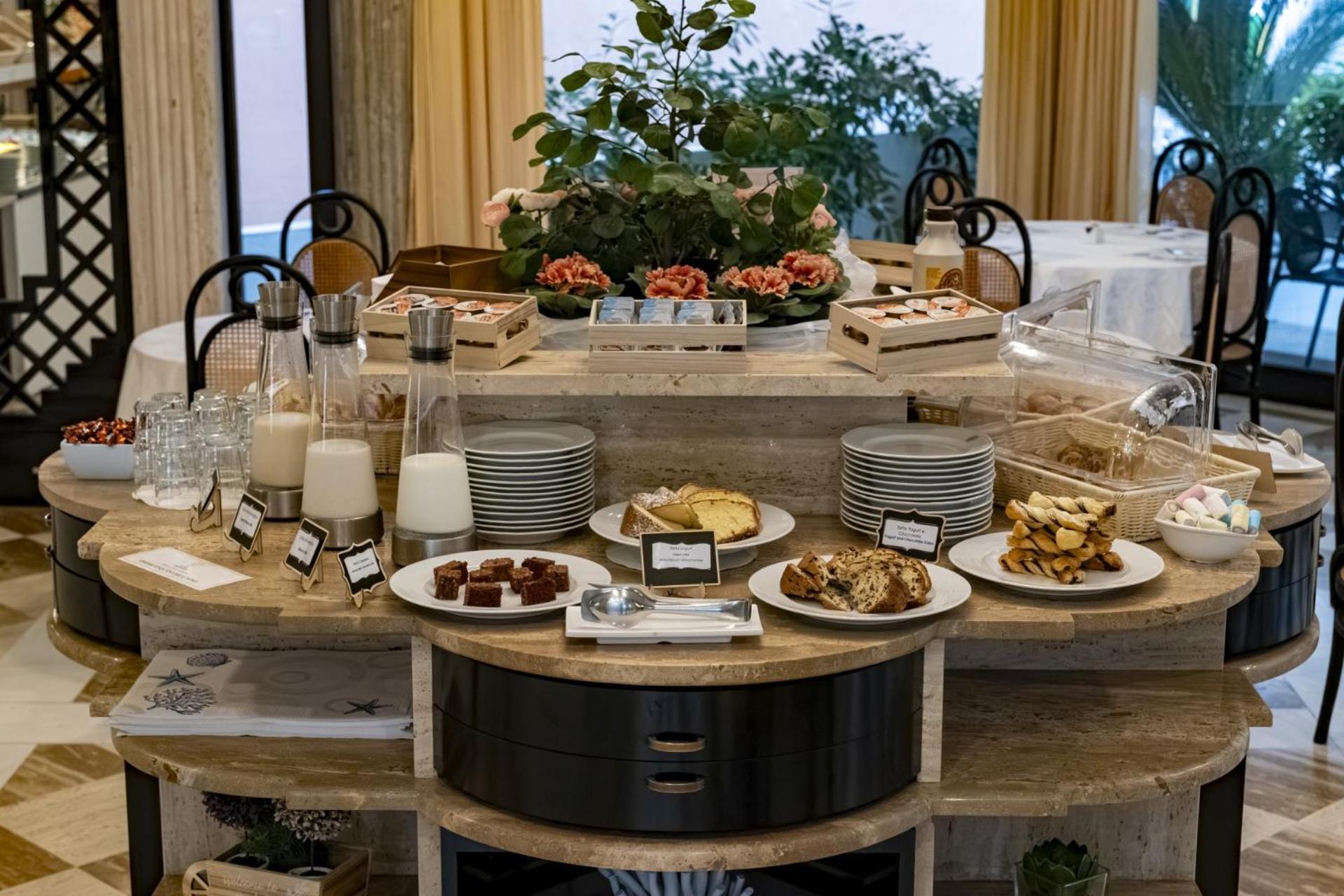 Hotel President - Vintage Hotel In Centro リッチョーネ エクステリア 写真