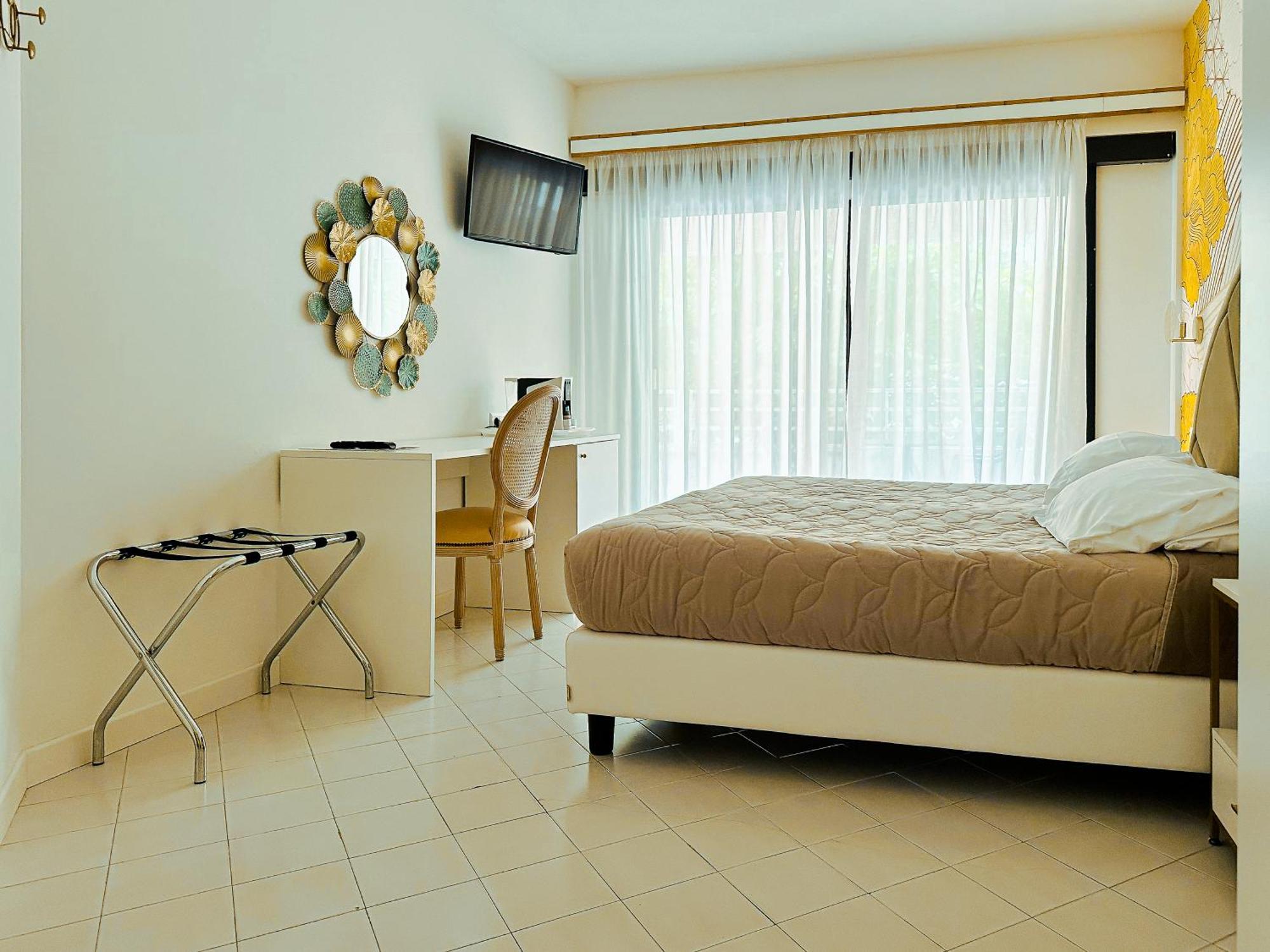 Hotel President - Vintage Hotel In Centro リッチョーネ エクステリア 写真