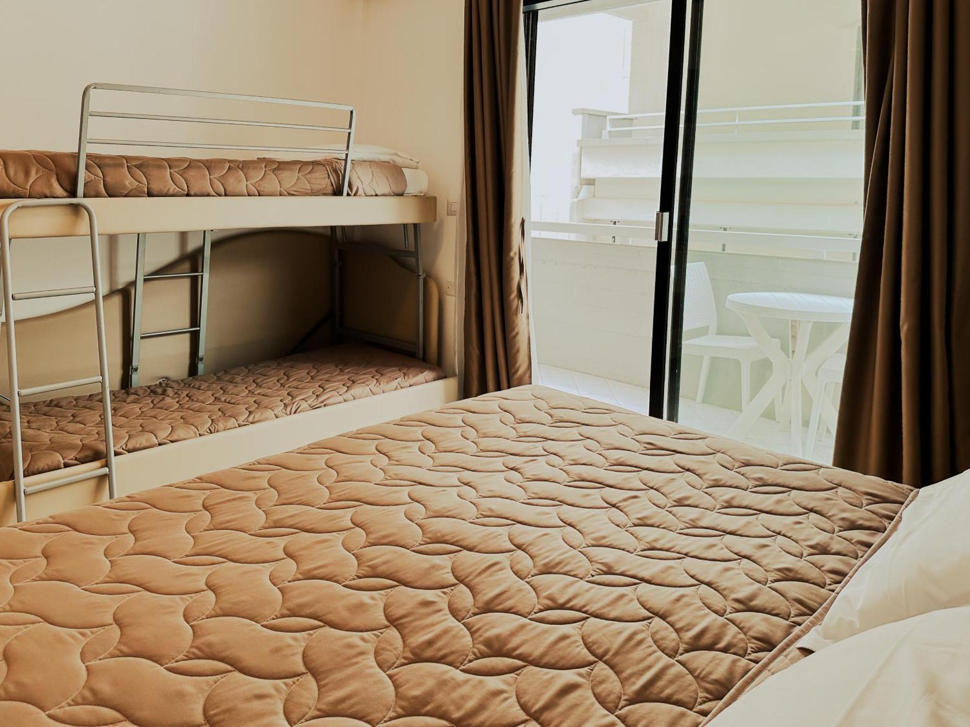 Hotel President - Vintage Hotel In Centro リッチョーネ エクステリア 写真