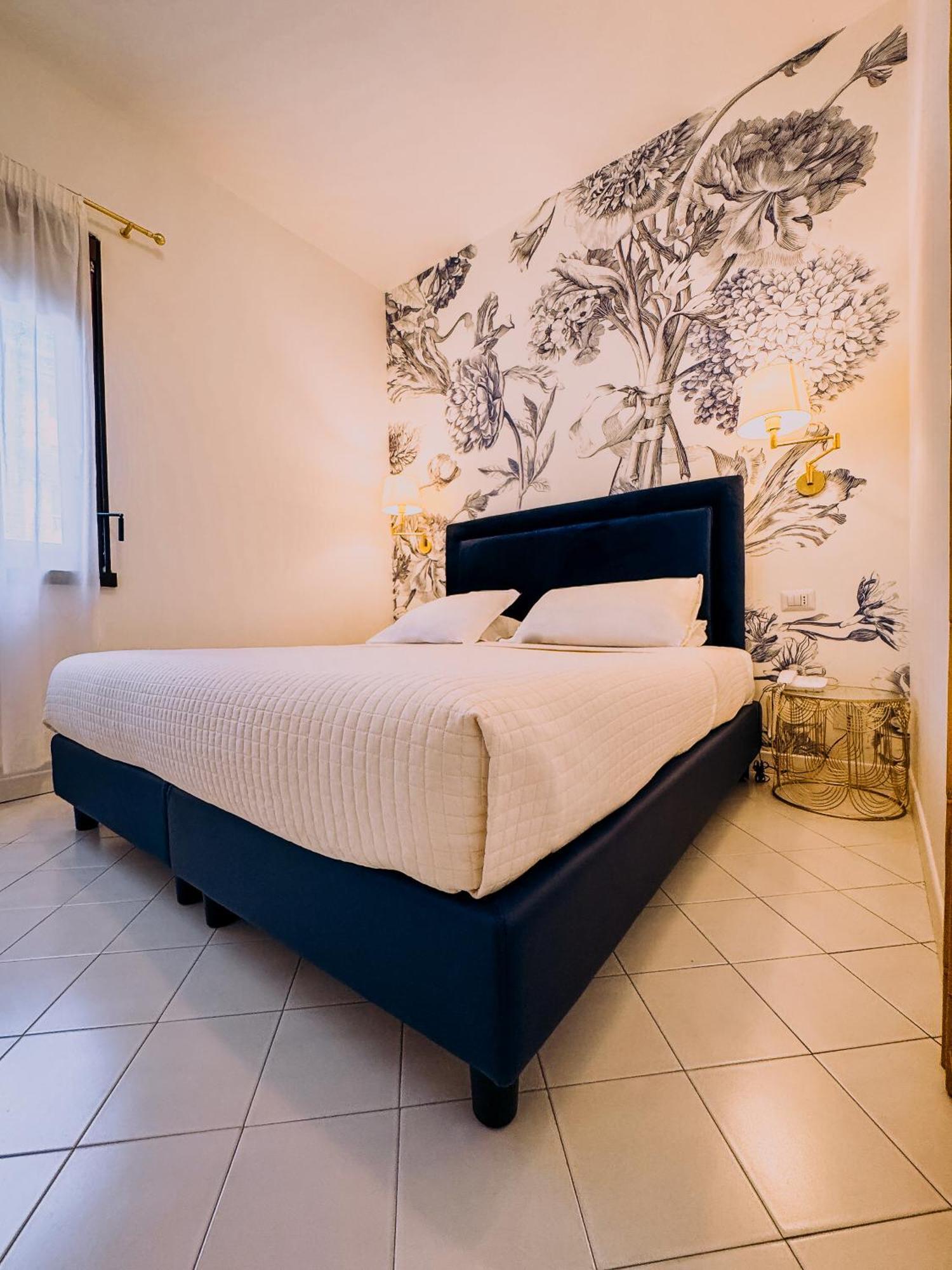 Hotel President - Vintage Hotel In Centro リッチョーネ エクステリア 写真