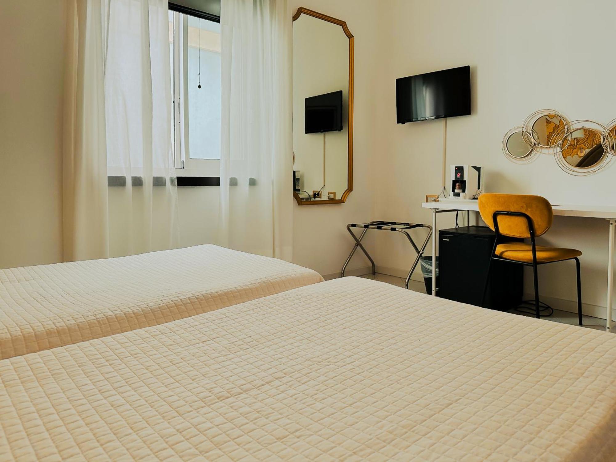 Hotel President - Vintage Hotel In Centro リッチョーネ 部屋 写真